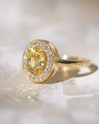 le beurre halo ring - yellow sapphire
