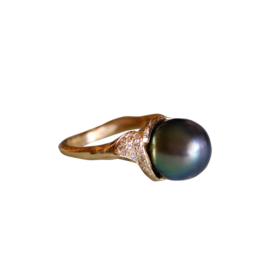 muse ring no.6 - tahitian pearl + natural diamond