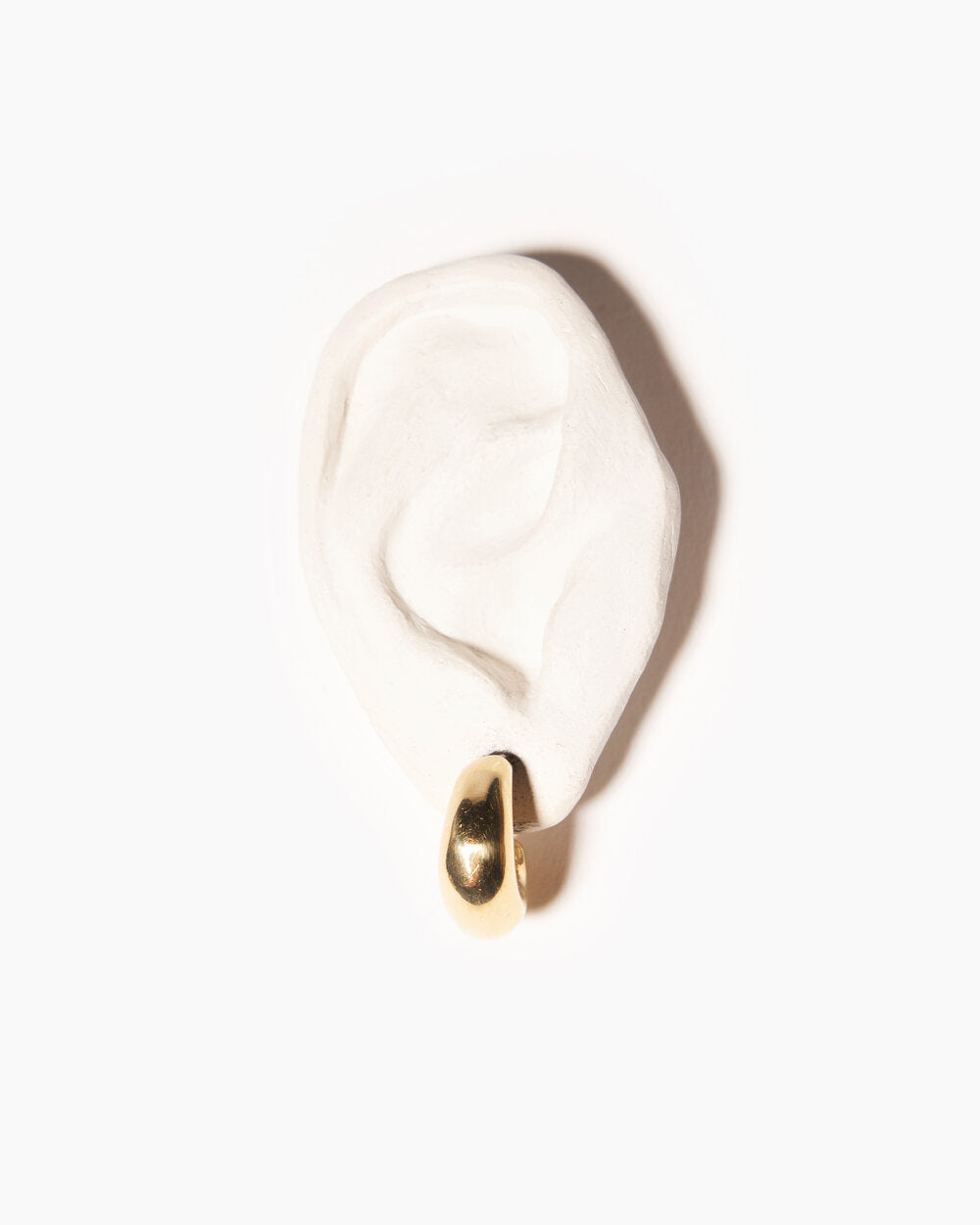 mezzaluna hoop earrings