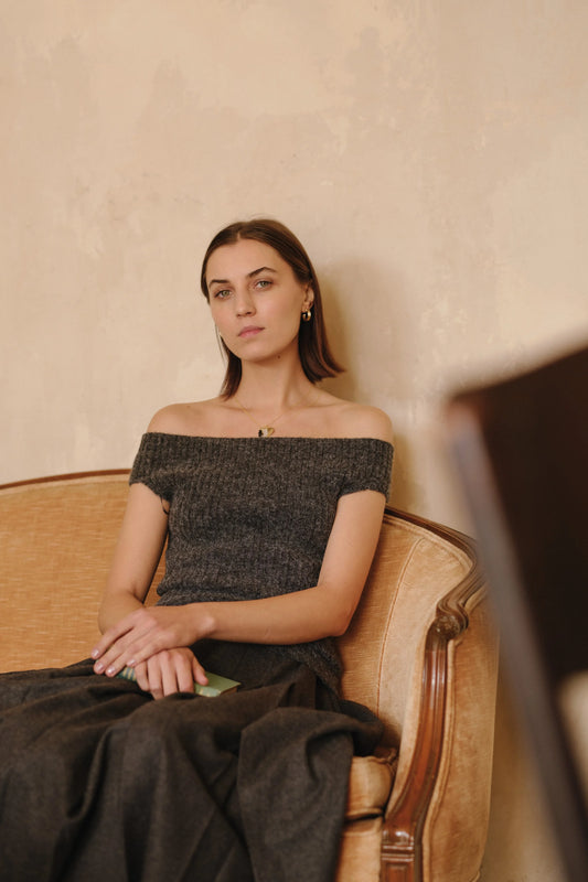 small column hoop earrings