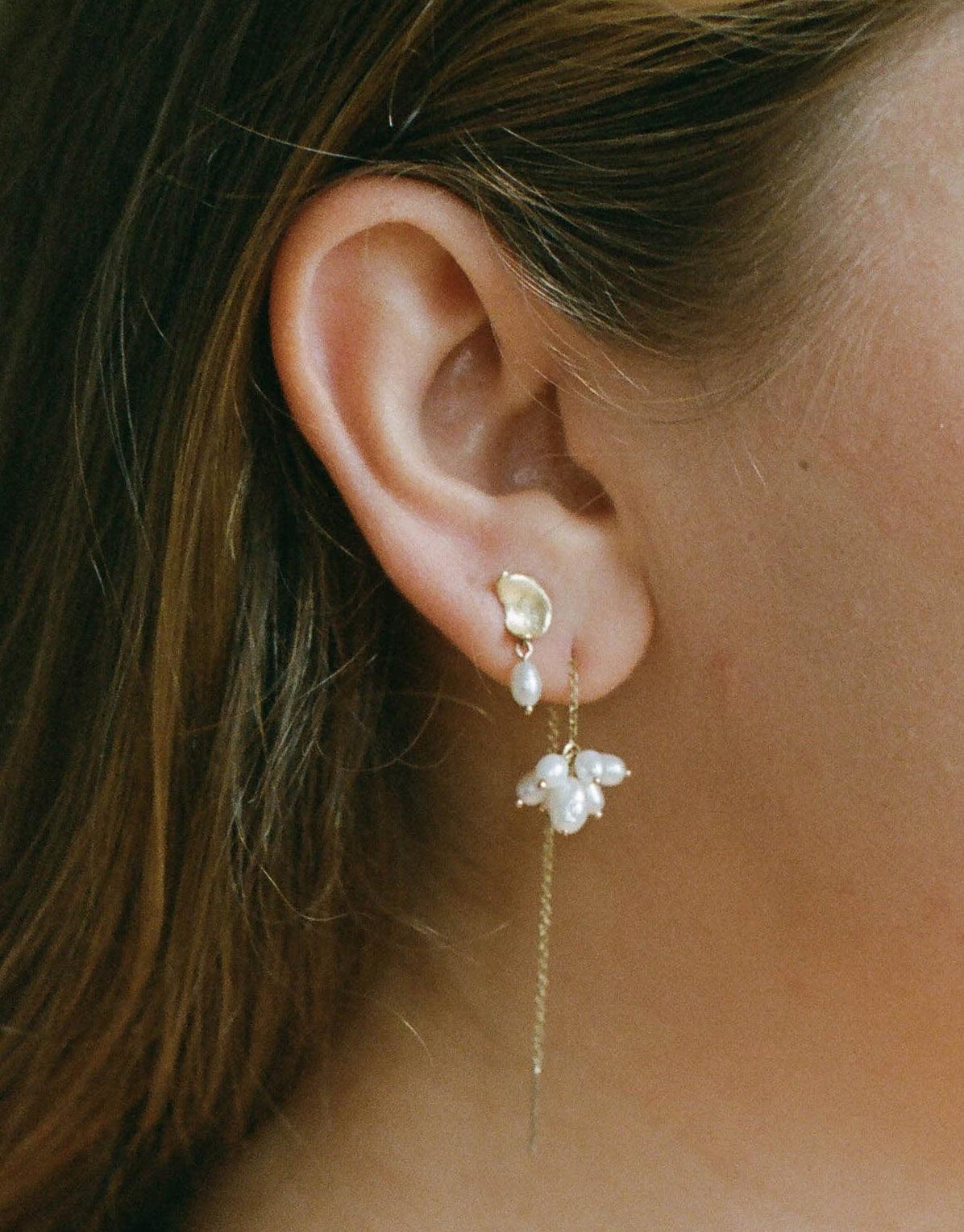 wwake / pearl dewdrop earrings