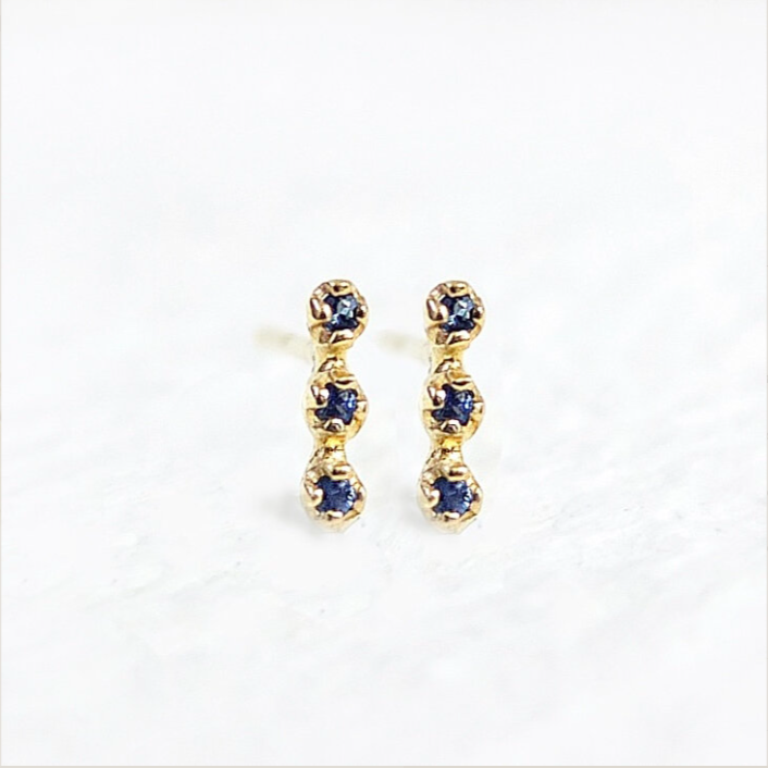 mizutama stud earrings - sapphire