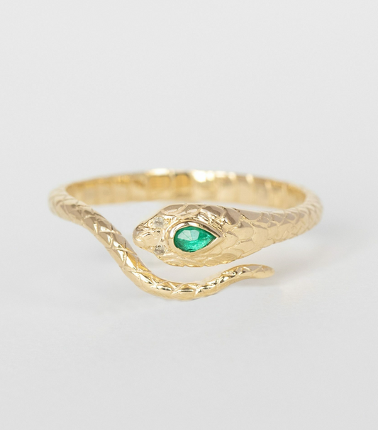 cobra emerald & diamond ring