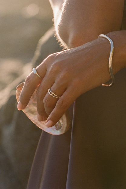 tuya signet ring