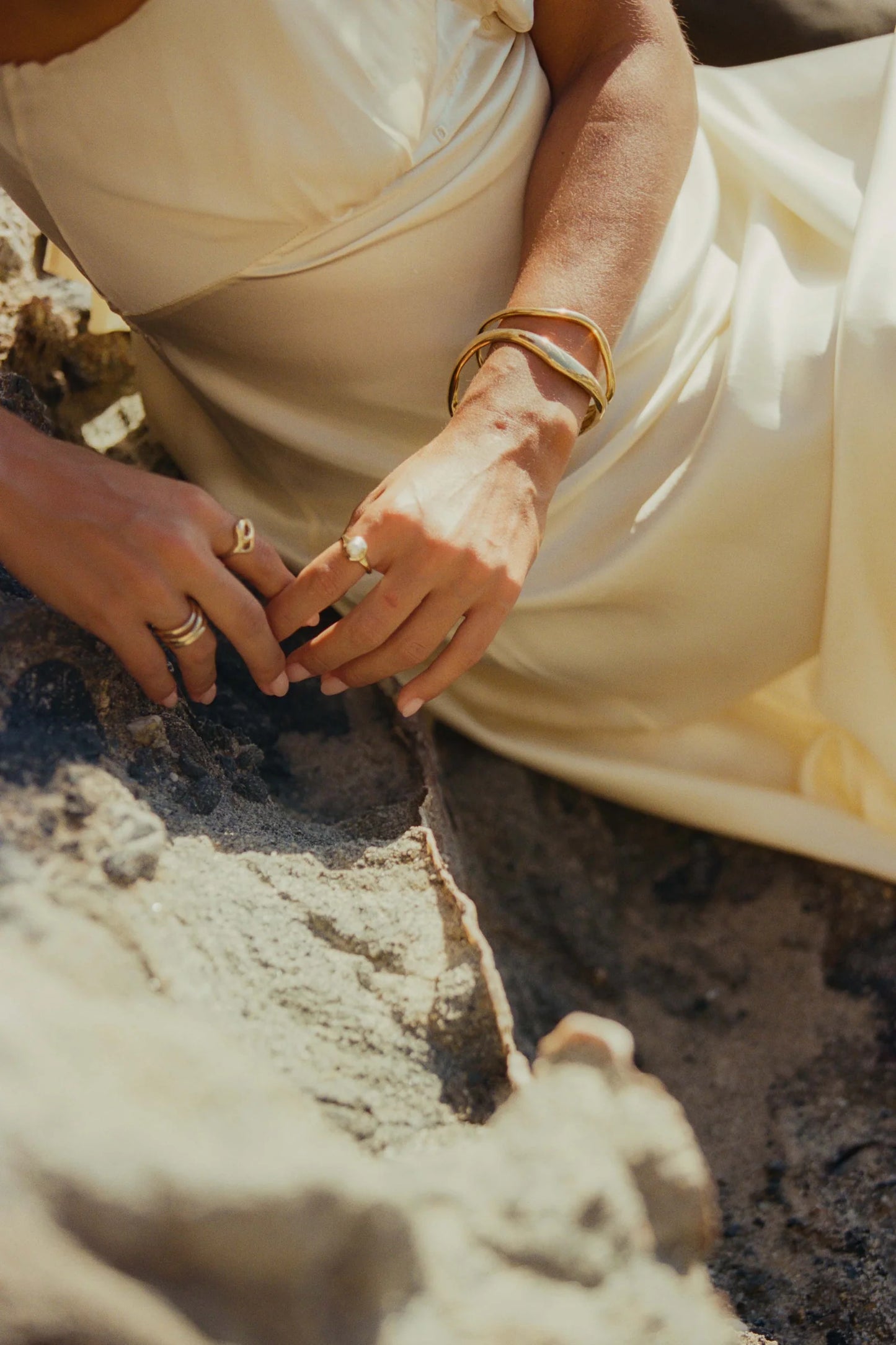 pearlita signet ring