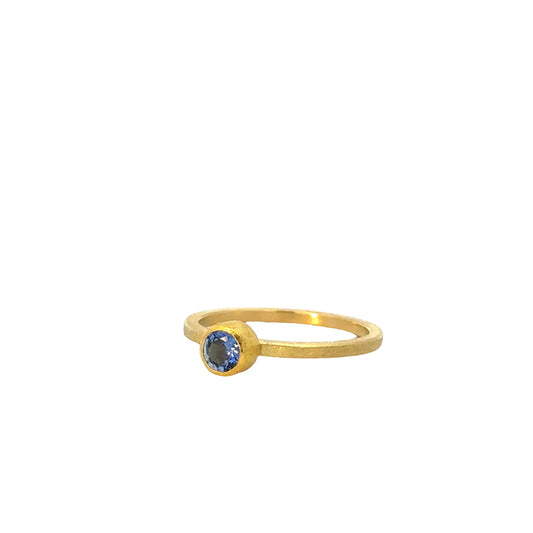 faceted blue sapphire ring