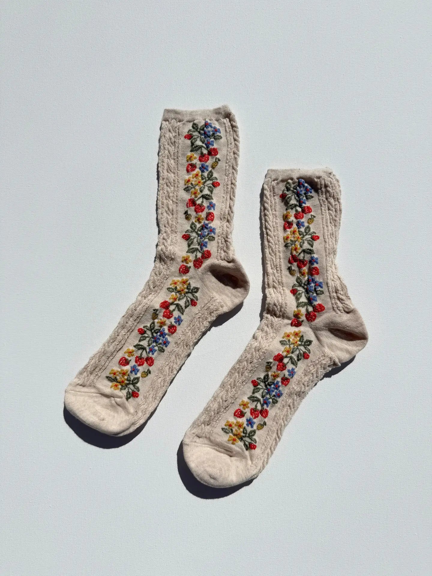 billy bamboo / wild strawberry socks