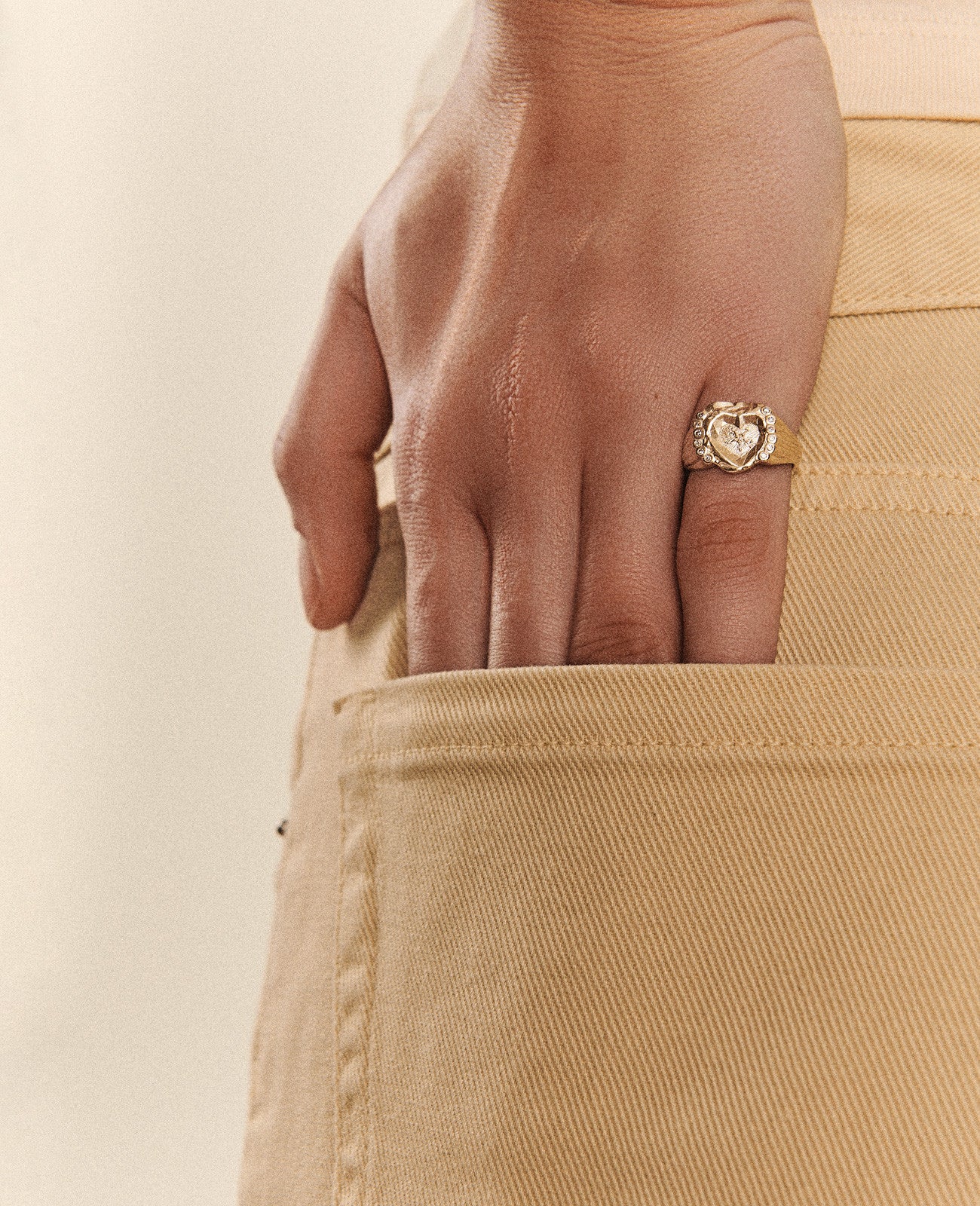 chiara signet ring - natural diamond