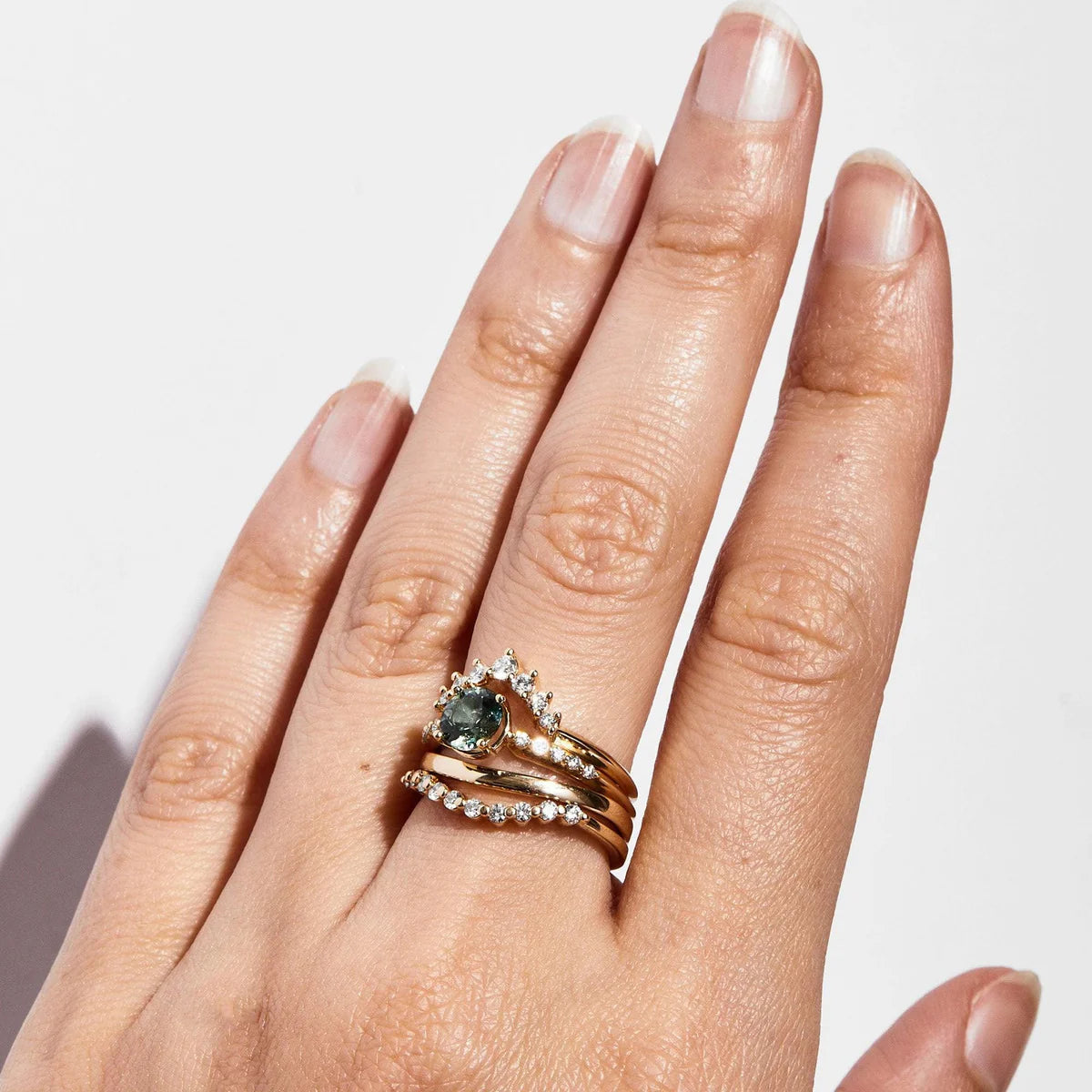 dot diamond curve ring band - natural diamond