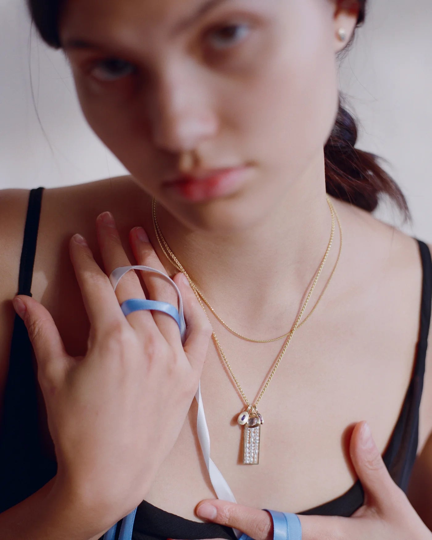 wwake / duo sapphire sister pendant charm