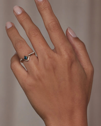 wwake / nestled medium princess cut teal sapphire ring