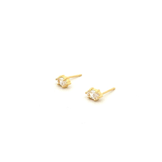 oval claw-set stud earrings - cz