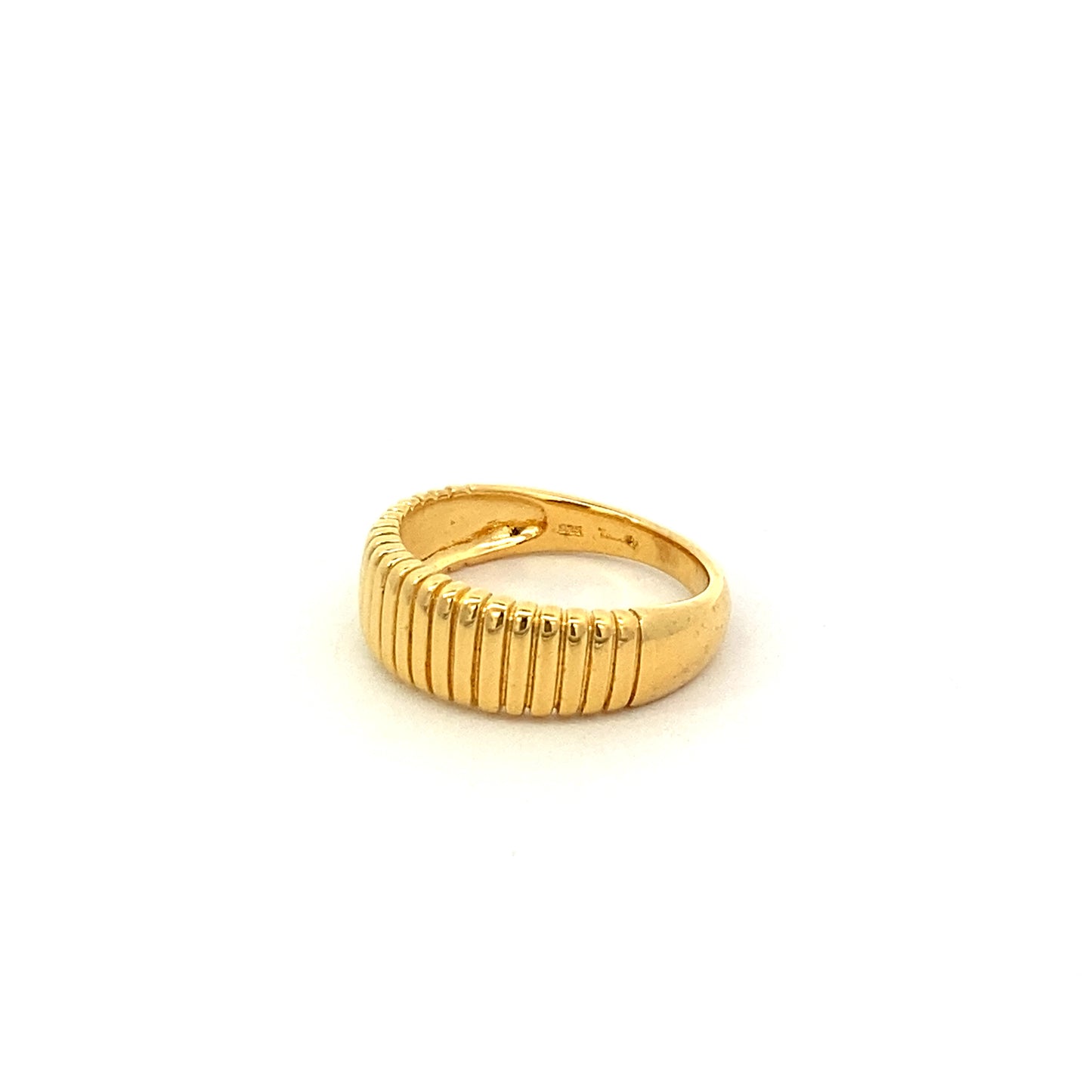 ribbed tapered dome ring band