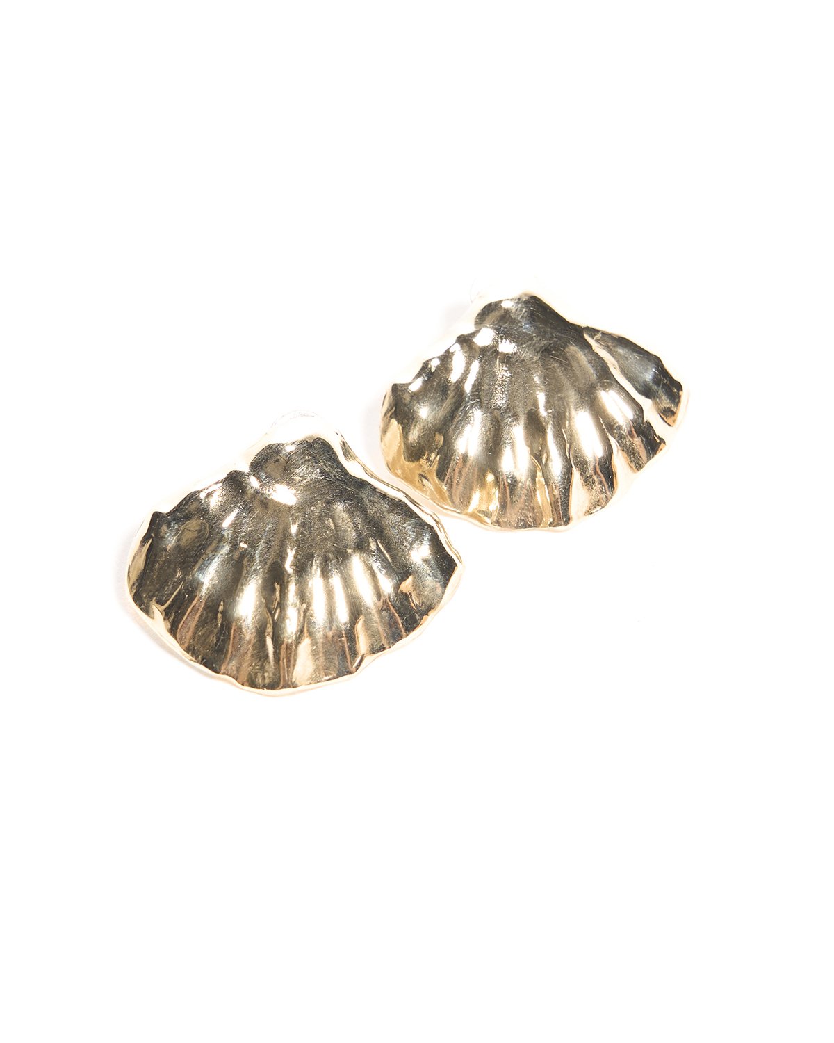 concha earrings