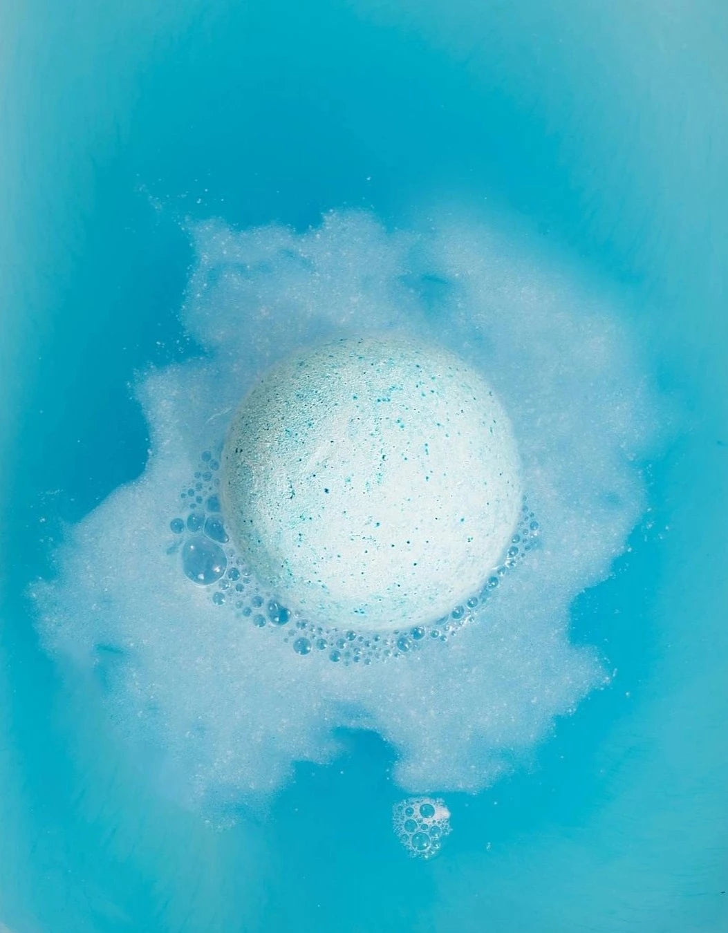 klei / restore - bath bomb - eucalyptus & peppermint arnica oil