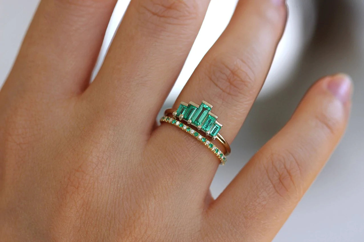five baguette emerald ring - 0.55 carat