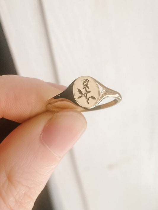 mini signet ring - rosebud