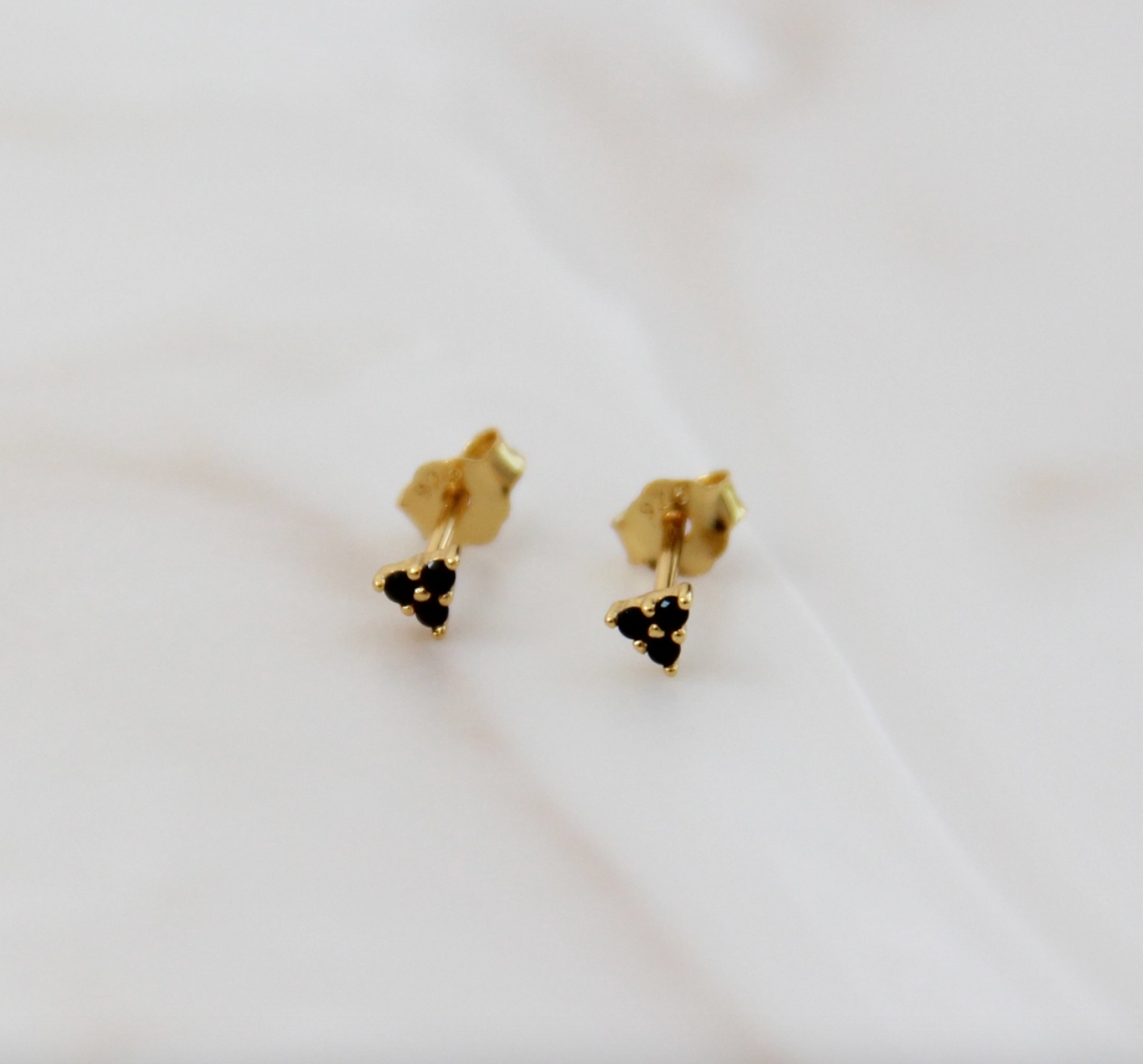 tiny trio stud earrings - black