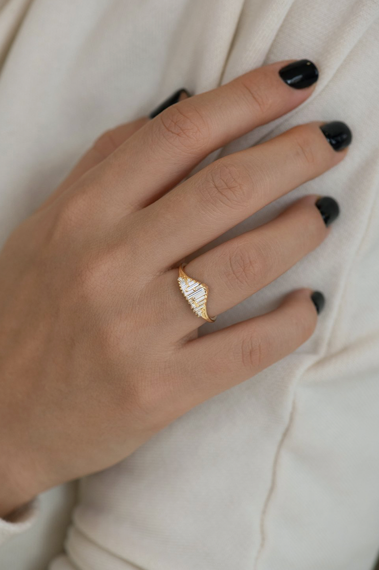 asymmetric needle diamond ring