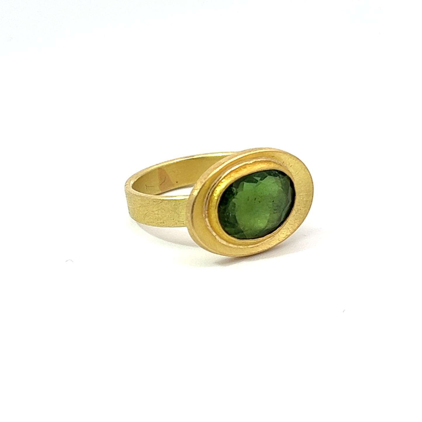 faceted green tourmaline bowl-framed ring